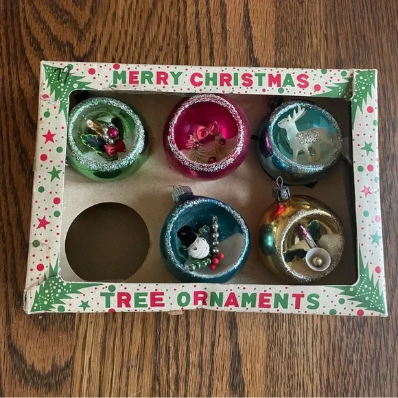 Vintage Kitschy Christmas Boxed Diorama Indent Ornament Collection❤️🎄 - Picture 1 of 16